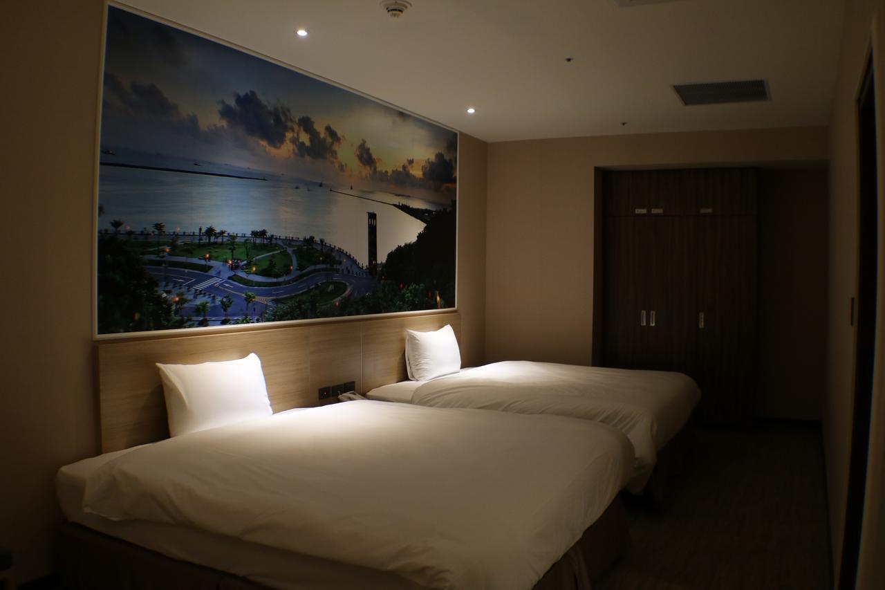Mingli Hotel Kaohsiung Bagian luar foto