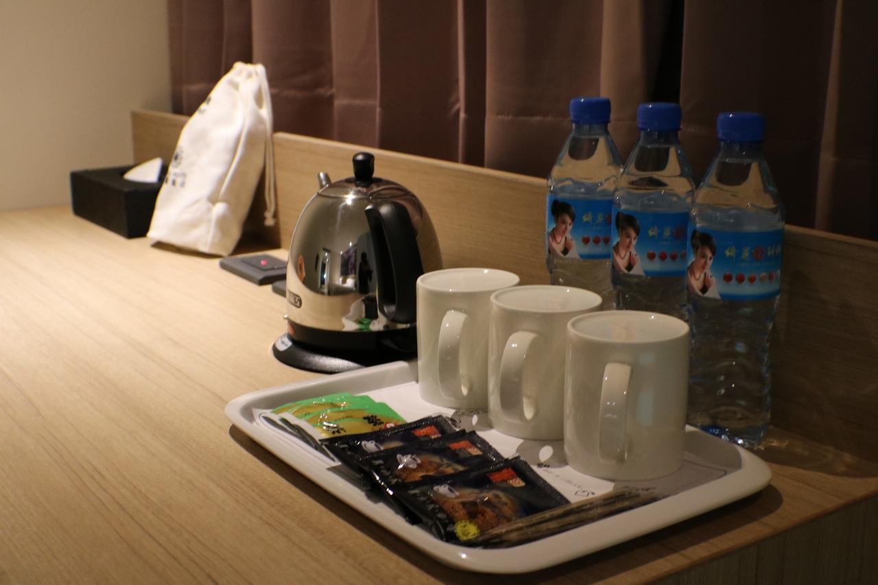 Mingli Hotel Kaohsiung Bagian luar foto