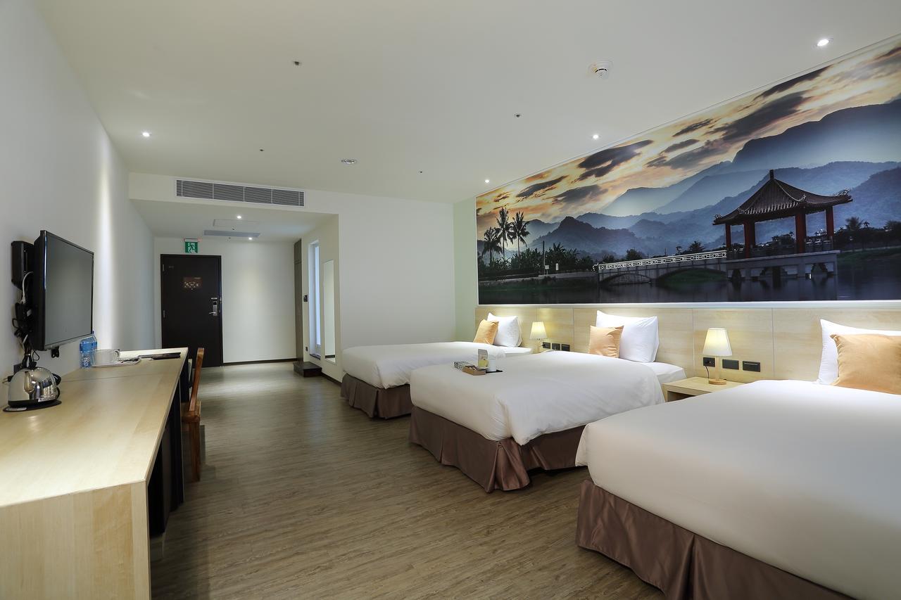 Mingli Hotel Kaohsiung Bagian luar foto