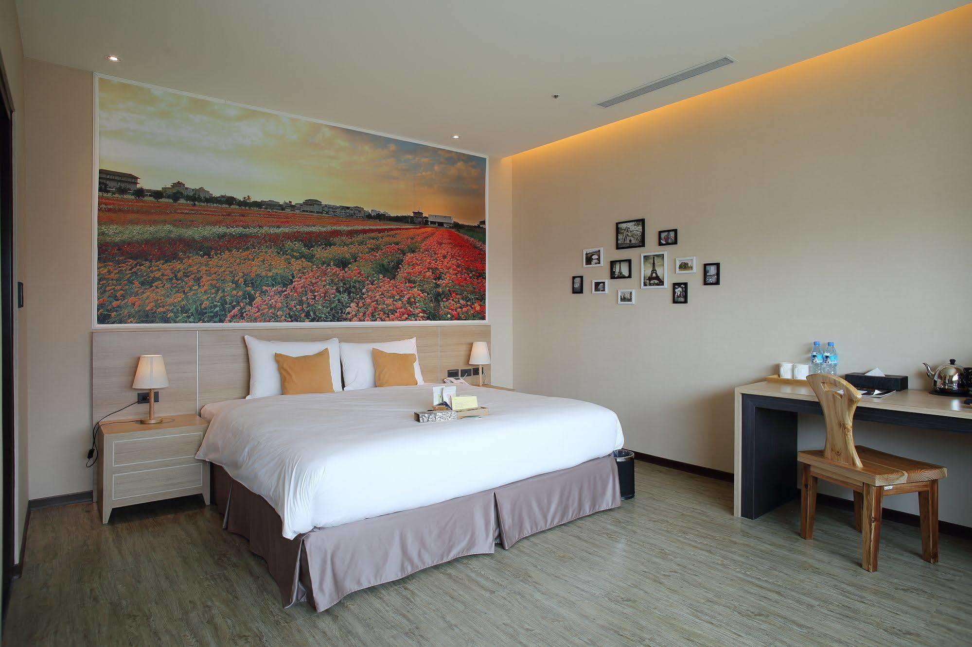Mingli Hotel Kaohsiung Bagian luar foto