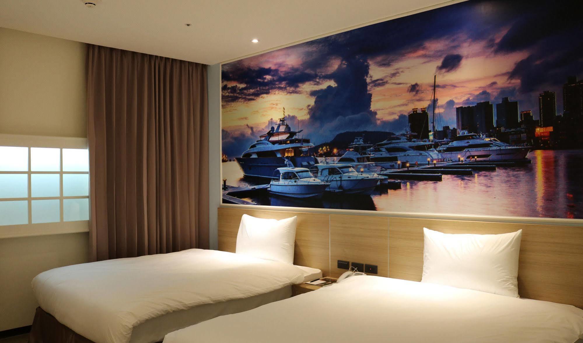Mingli Hotel Kaohsiung Bagian luar foto
