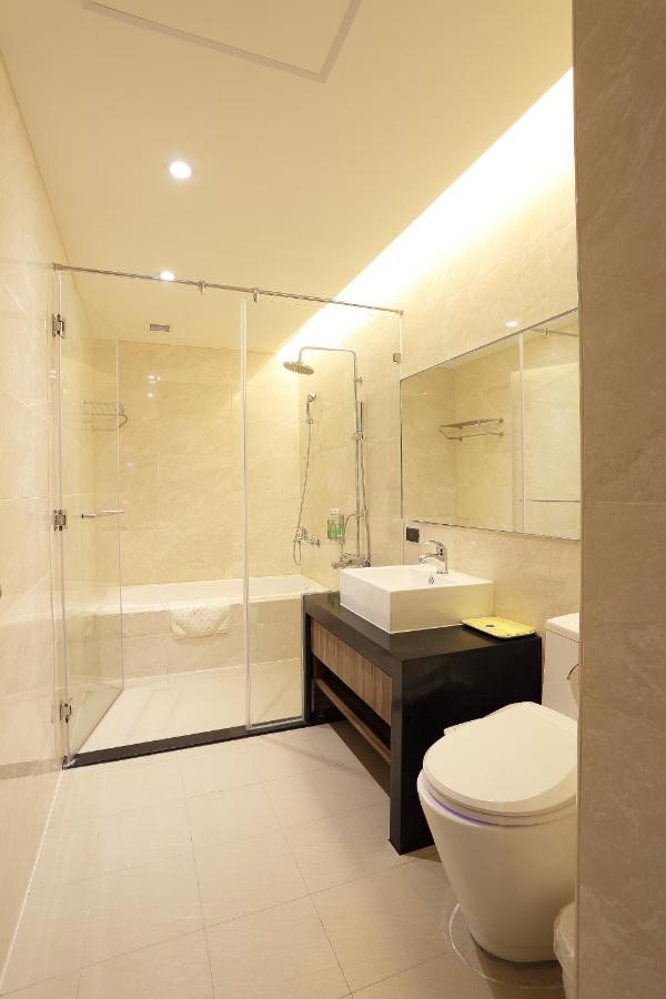 Mingli Hotel Kaohsiung Bagian luar foto